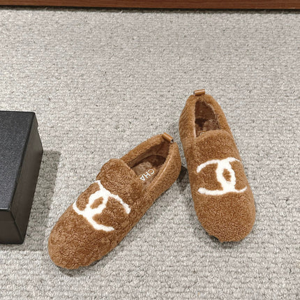 CC LOAFERS IN CINNAMON BROWN FLEECE WITH WHITE LOGO