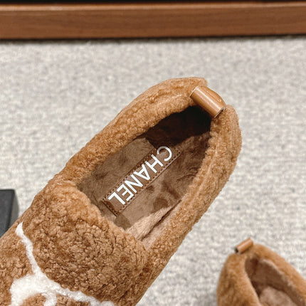 CC LOAFERS IN CINNAMON BROWN FLEECE WITH WHITE LOGO