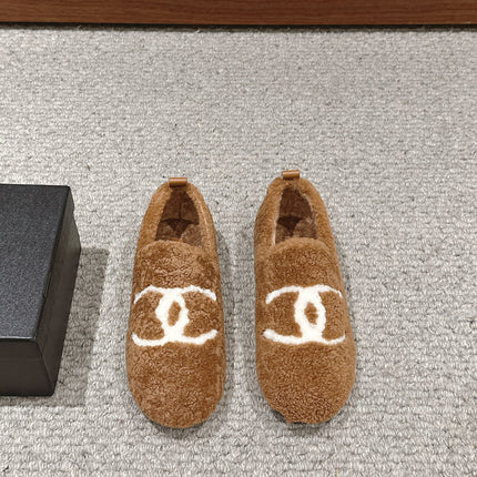 CC LOAFERS IN CINNAMON BROWN FLEECE WITH WHITE LOGO