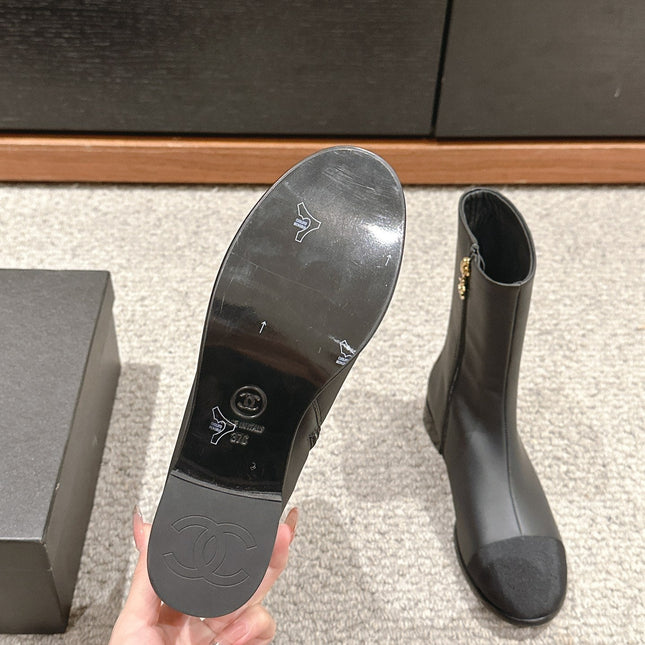 CC SHORT BOOTS IN BLACK LAMBSKIN AND FABRIC