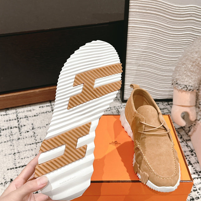 INCREASE SNEAKER IN PEANUT BROWN SUEDE