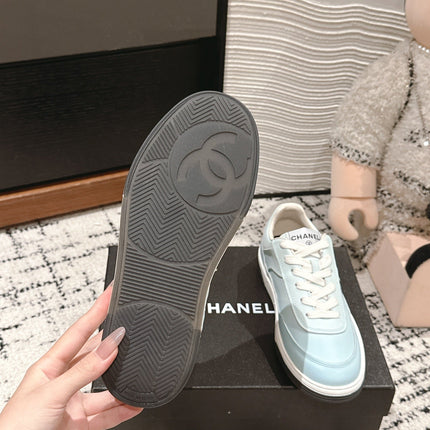 SNEAKER IN BLUE PASTEL HAND-POLISHED CALFSKIN 977829