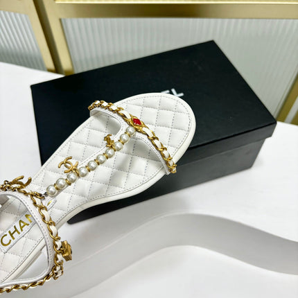 SANDALS PEARL CHAIN IN WHITE COWHIDE