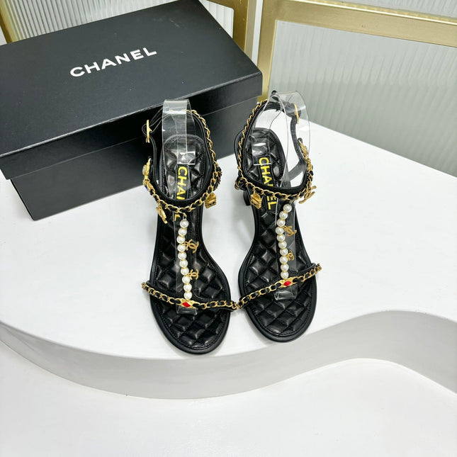 HIGH HEELS PEARL CHAIN IN BLACK COWHIDE