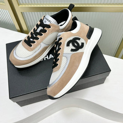 SNEAKER IN TAN BROWN SUEDE AND GREY BREATHABLE MESH