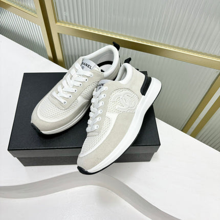 SNEAKER IN GREY SUEDE AND WHITE BREATHABLE MESH