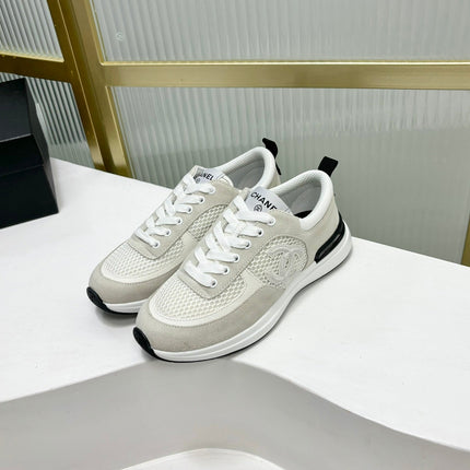 SNEAKER IN GREY SUEDE AND WHITE BREATHABLE MESH