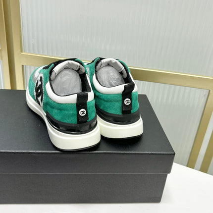 SNEAKER IN JADE GREEN SUEDE AND GREY BREATHABLE MESH