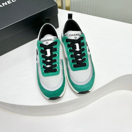 SNEAKER IN JADE GREEN SUEDE AND GREY BREATHABLE MESH
