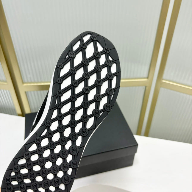 SNEAKER IN BLACK CALFSKIN AND GREY BREATHABLE MESH