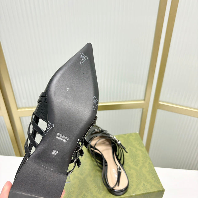 STRAPPY FLAT SLINGBACK IN BLACK GLOSSY CALFSKIN