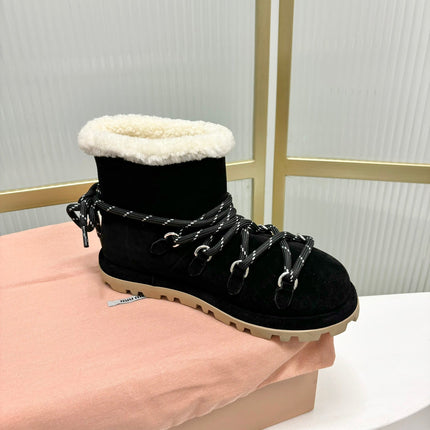LACE-UP ANKLE BOOTS IN BLACK SUEDE AND FLEECE LINING
