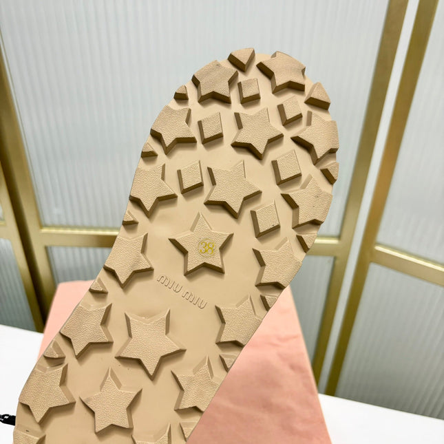 LACE-UP ANKLE BOOTS IN BLACK SUEDE AND FLEECE LINING