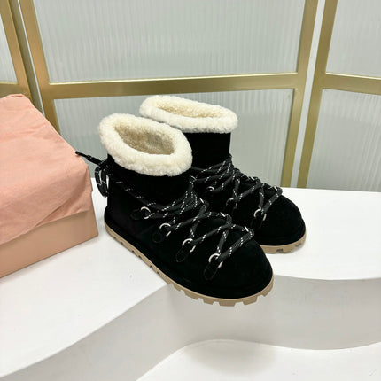 LACE-UP ANKLE BOOTS IN BLACK SUEDE AND FLEECE LINING