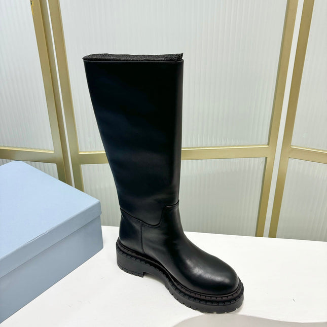 KNEE BOOTS WITH TRIANGLE LOGO IN BLACK CALFSKIN