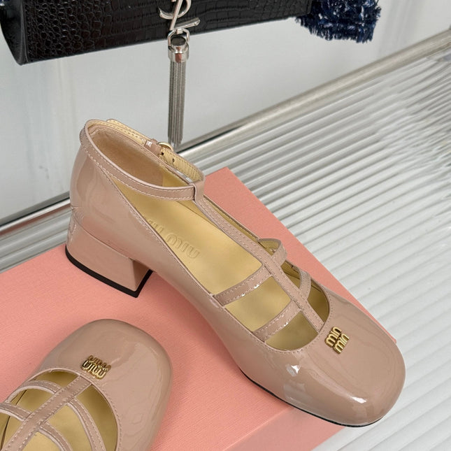 BALLET PUMPS WITH STRAP IN BEIGE GLOSSY LAMBSKIN