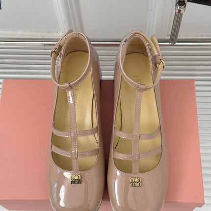 BALLET PUMPS WITH STRAP IN BEIGE GLOSSY LAMBSKIN
