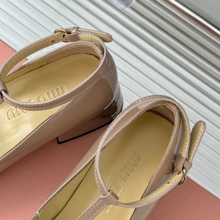 BALLET PUMPS WITH STRAP IN BEIGE GLOSSY LAMBSKIN