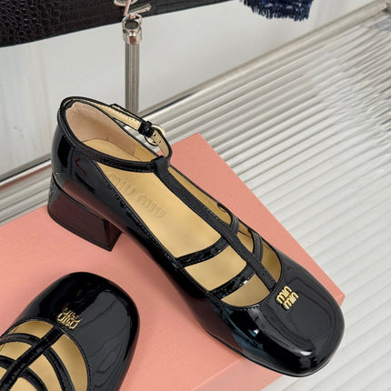 BALLET PUMPS WITH STRAP IN BLACK GLOSSY LAMBSKIN
