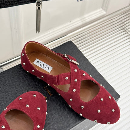 CROSSED STRAP BALLET FLATS IN BERRY RED SUEDE