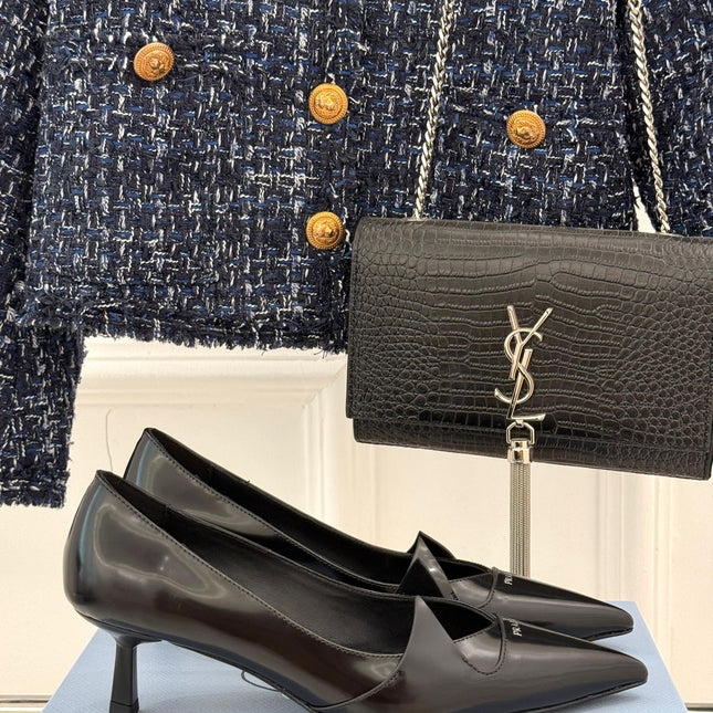 KITTEN HEEL PUMPS IN BLACK CALFSKIN