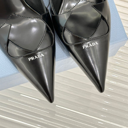 KITTEN HEEL PUMPS IN BLACK CALFSKIN