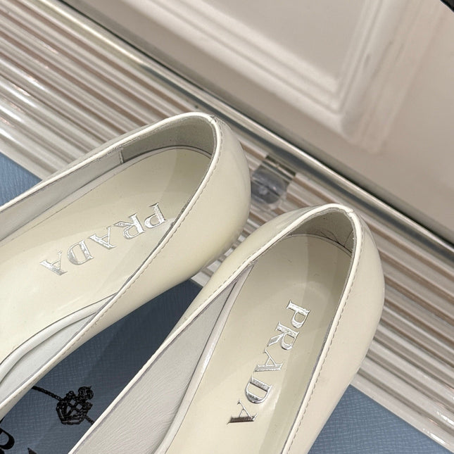 KITTEN HEEL PUMPS IN BLACK MIX WHITE CALFSKIN