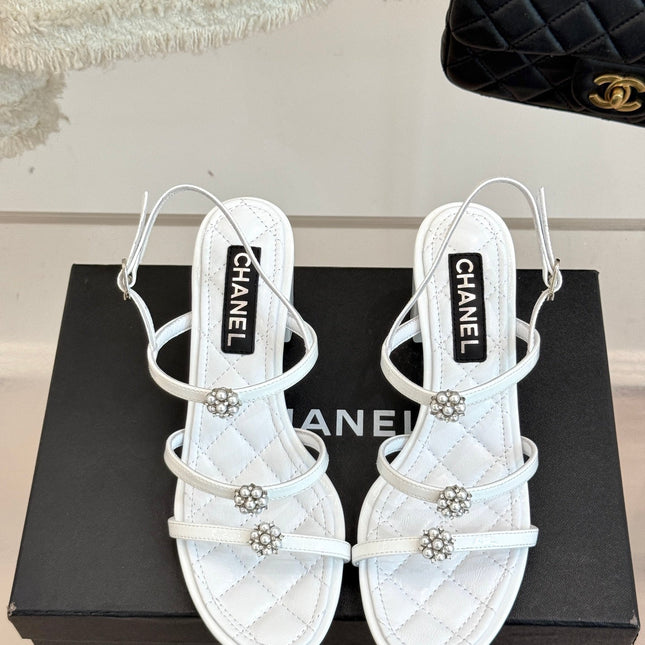 HIGH HEELS SANDAL IN WHITE LAMBSKIN PEARL FLOWERS