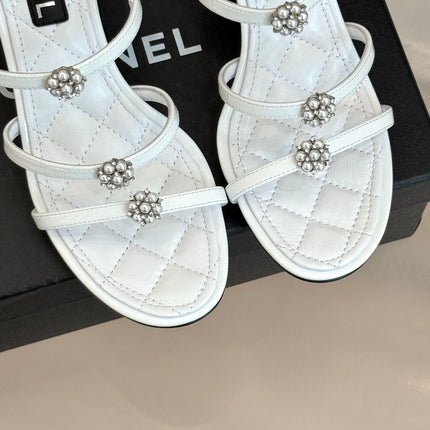 HIGH HEELS SANDAL IN WHITE LAMBSKIN PEARL FLOWERS
