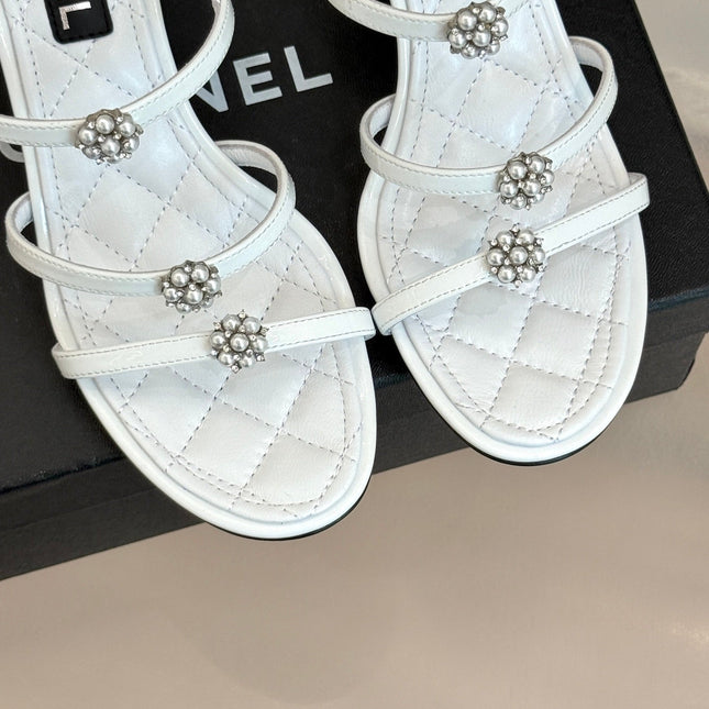 HIGH HEELS SANDAL IN WHITE LAMBSKIN PEARL FLOWERS