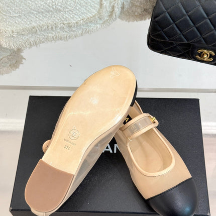 FLAT SHOES IN BEIGE MESH AND BLACK LAMBSKIN