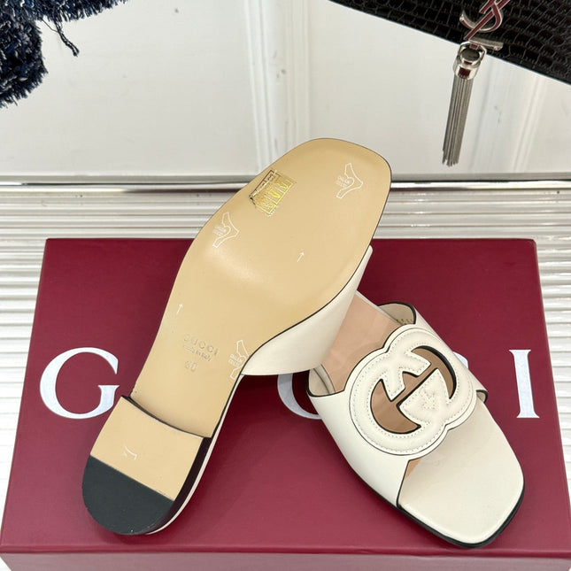 SLIDE SANDALS IN CREAM WHITE CALFSKIN