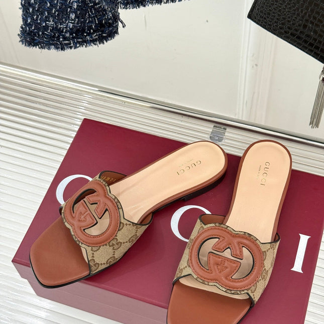 SLIDE SANDALS IN BURNT BROWN AND LIGHT BEIGE CALFSKIN