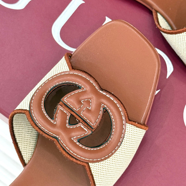 SLIDE SANDALS IN BROWN AND CREAM WHITE CALFSKIN