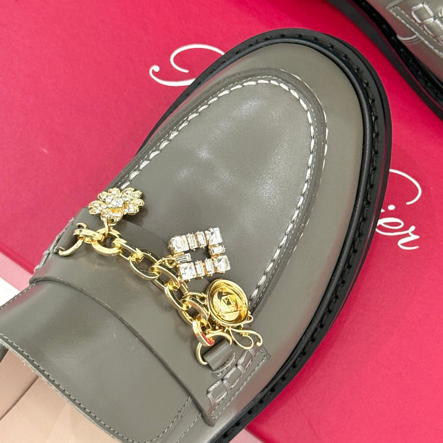 ROGER VIVIER 25S RANGERS CHAIN LOAFER IN OLIVE GRAY CALFSKIN