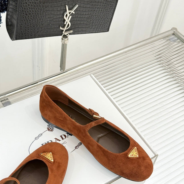 PRADA 25S SOFT PADDED BALLERINAS IN BURNT ORANGE SUEDE