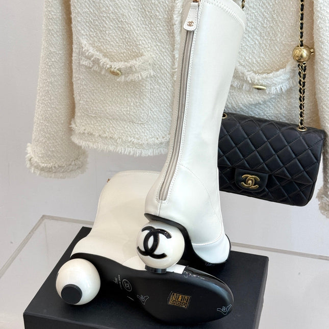 CC PEARL BOOTS IN WHITE CALFSKIN
