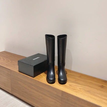 CC HIGH BOOTS IN BLACK QUILTED CALFSKIN