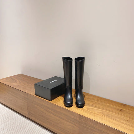 CC HIGH BOOTS IN BLACK QUILTED CALFSKIN