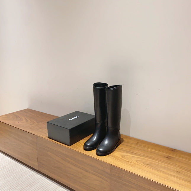 CC HIGH BOOTS IN BLACK QUILTED CALFSKIN