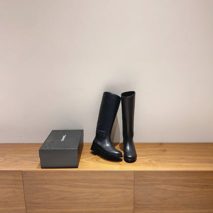 CC HIGH BOOTS IN BLACK QUILTED CALFSKIN