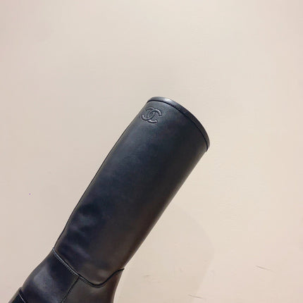 CC HIGH BOOTS IN BLACK QUILTED CALFSKIN