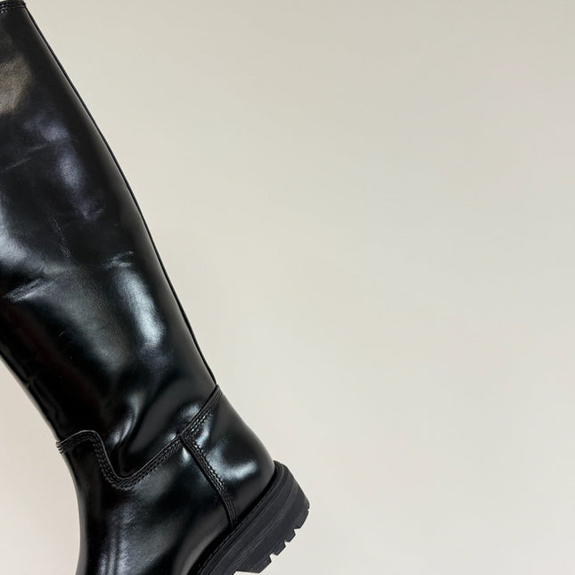 D-TOWN BOOTS IN BLACK PATENT CALFSKIN