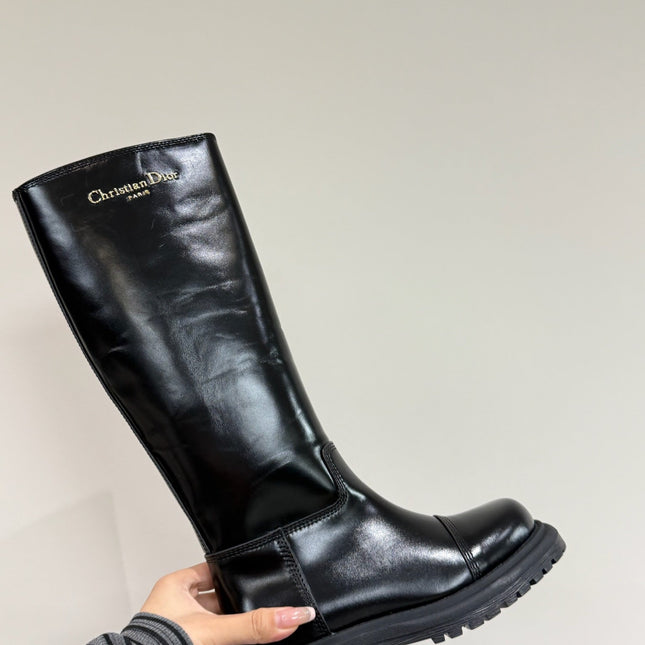 D-TOWN BOOTS IN BLACK PATENT CALFSKIN