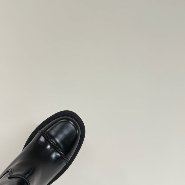 D-TOWN ANKLE BOOTS IN BLACK PATENT CALFSKIN
