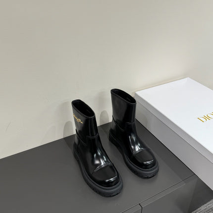 D-TOWN ANKLE BOOTS IN BLACK PATENT CALFSKIN