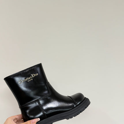 D-TOWN ANKLE BOOTS IN BLACK PATENT CALFSKIN