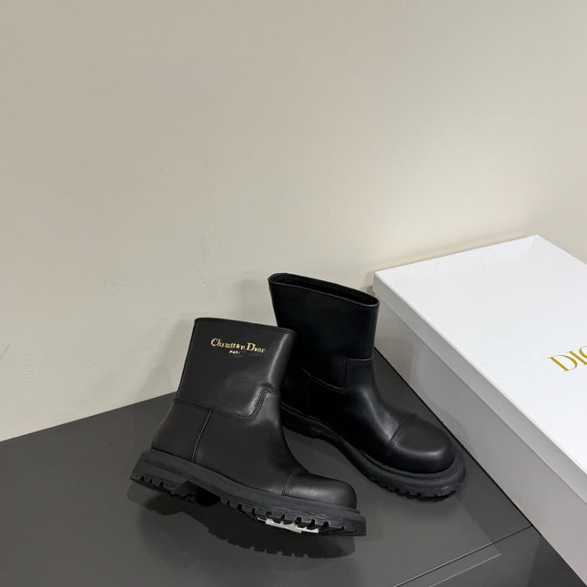 D-TOWN ANKLE BOOTS IN BLACK CALFSKIN