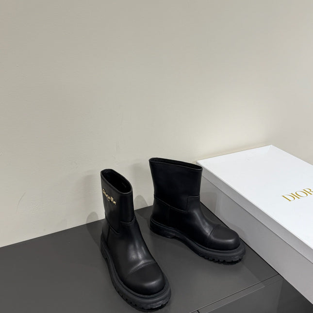 D-TOWN ANKLE BOOTS IN BLACK CALFSKIN
