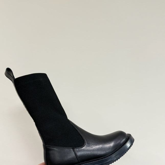 DETROIT SOCK BOOT IN BLACK CALFSKIN